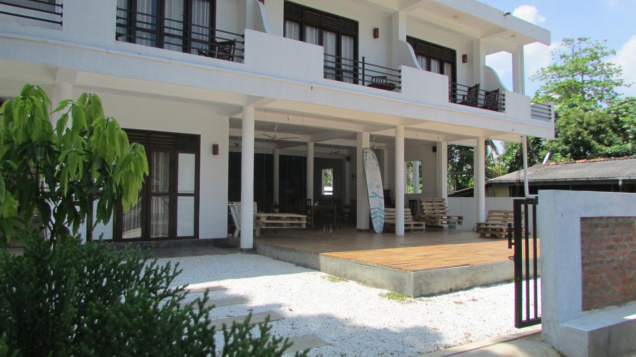 Soul Surfer - Weligama Hostel Exterior photo