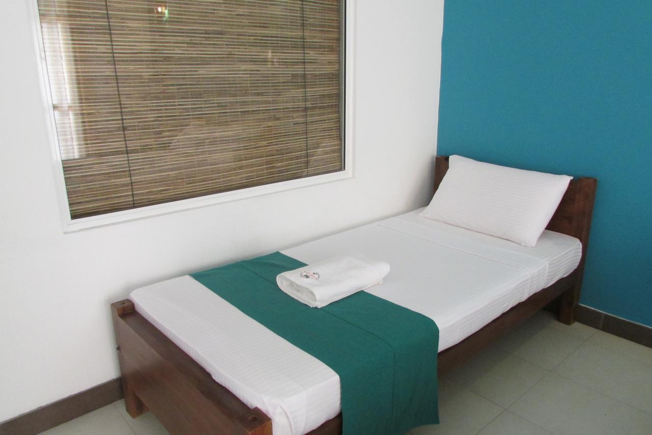 Soul Surfer - Weligama Hostel Exterior photo
